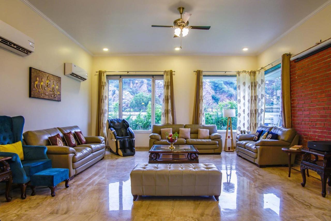 Stayvista At Hillside Paradise 4Bhk Lavish House In Delhi Dhauj Bagian luar foto