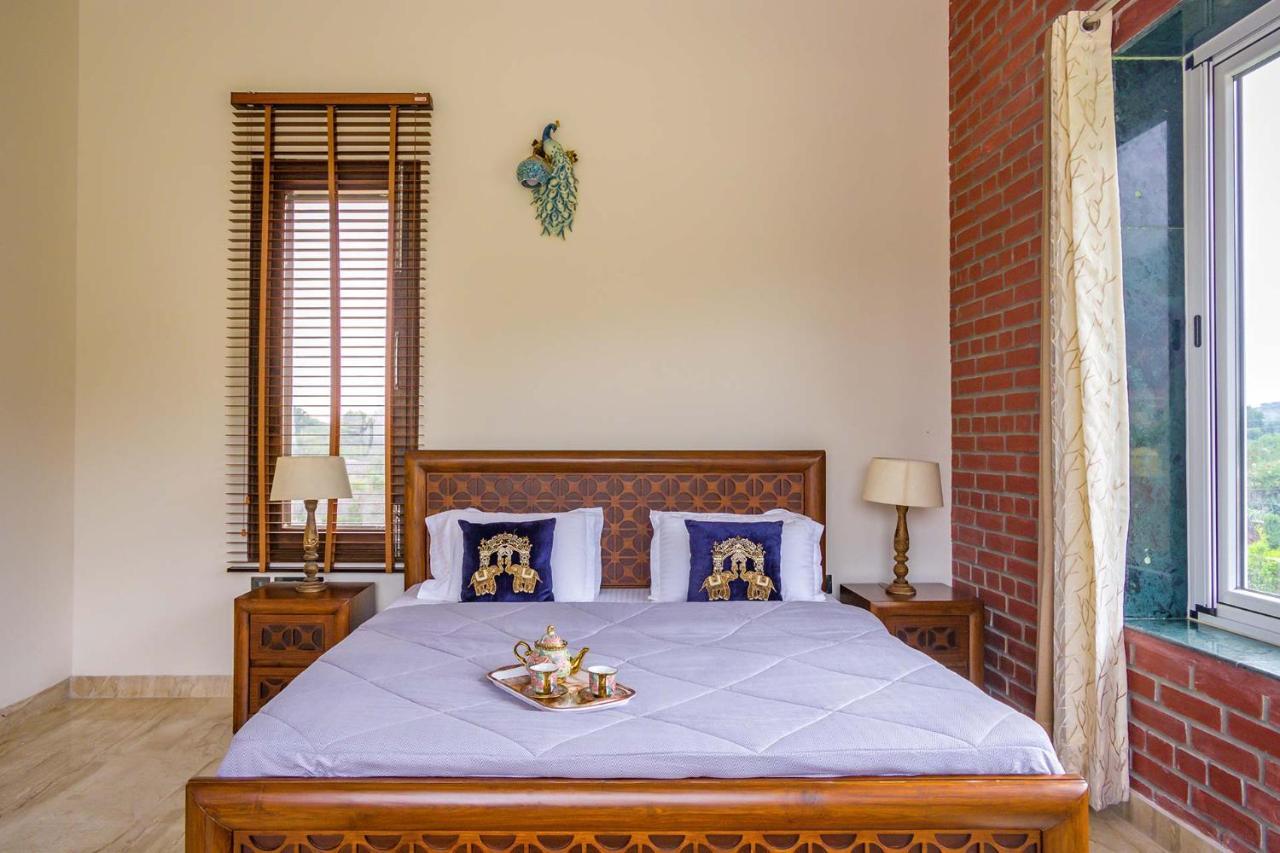 Stayvista At Hillside Paradise 4Bhk Lavish House In Delhi Dhauj Bagian luar foto