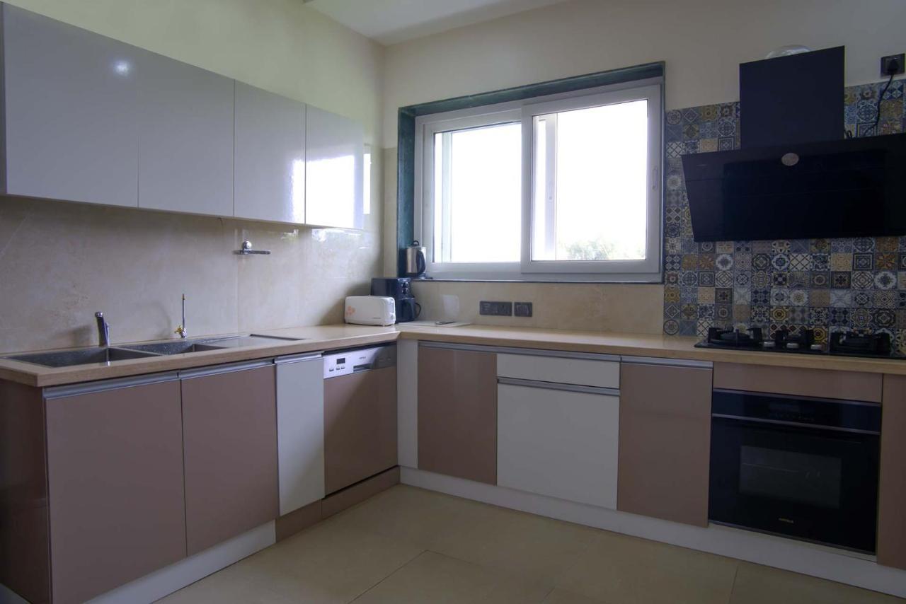 Stayvista At Hillside Paradise 4Bhk Lavish House In Delhi Dhauj Bagian luar foto