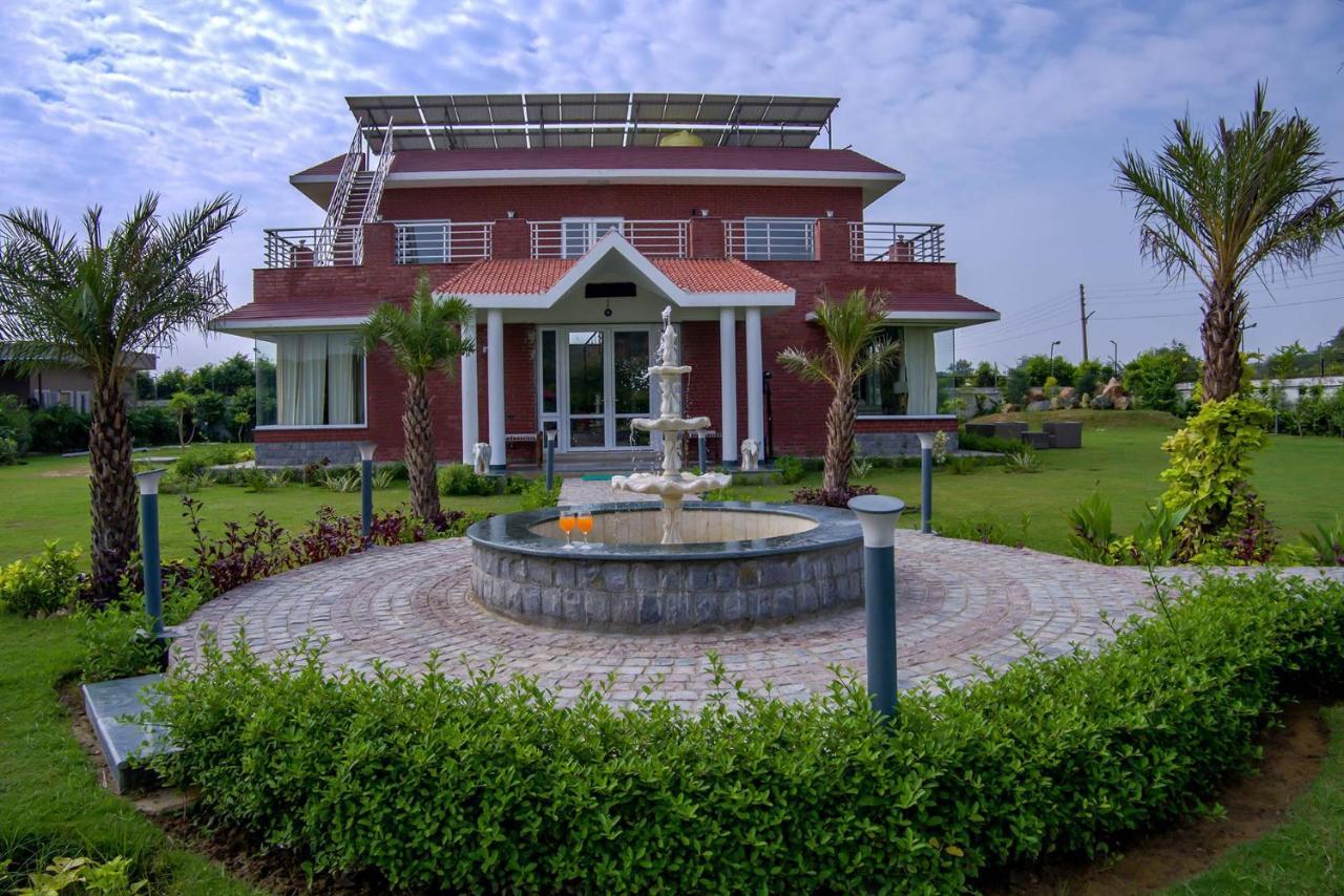Stayvista At Hillside Paradise 4Bhk Lavish House In Delhi Dhauj Bagian luar foto