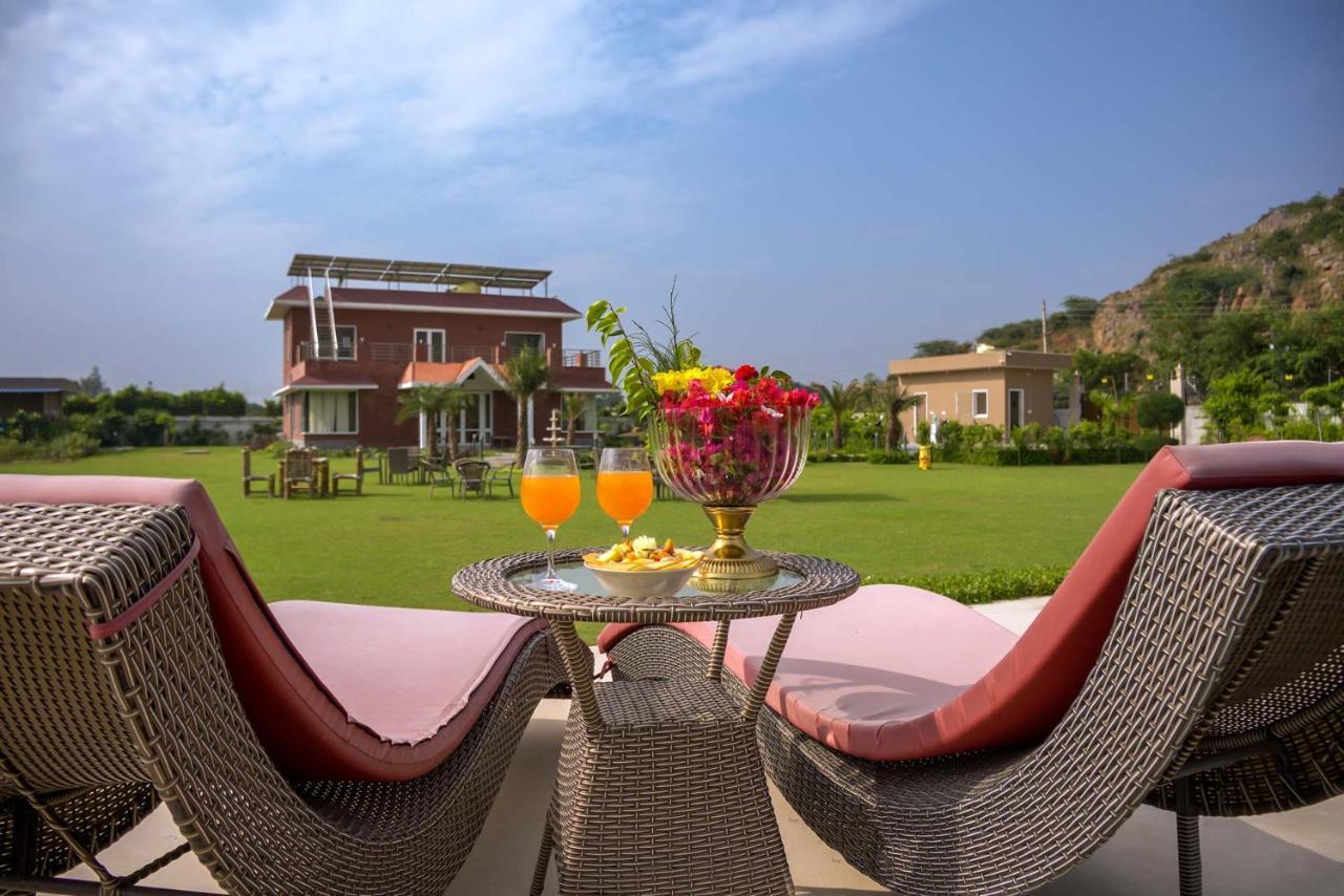 Stayvista At Hillside Paradise 4Bhk Lavish House In Delhi Dhauj Bagian luar foto